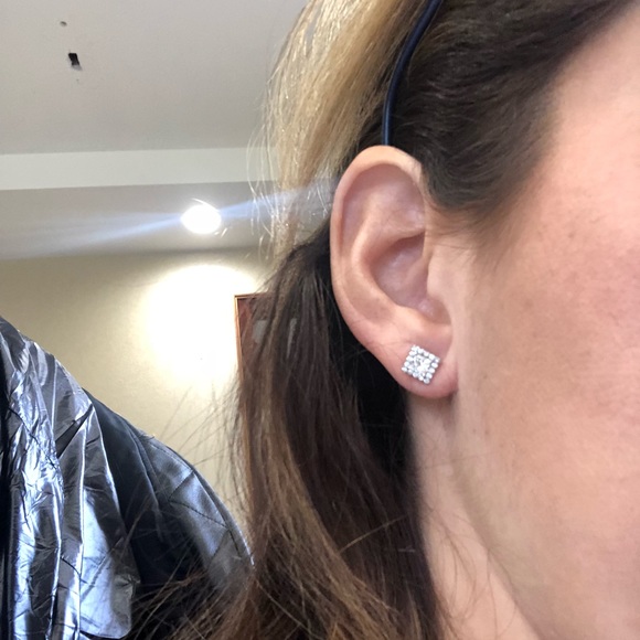 🆕 18k WG Genuine Diamond 1.04ct Princess Earrings - Picture 5 of 7